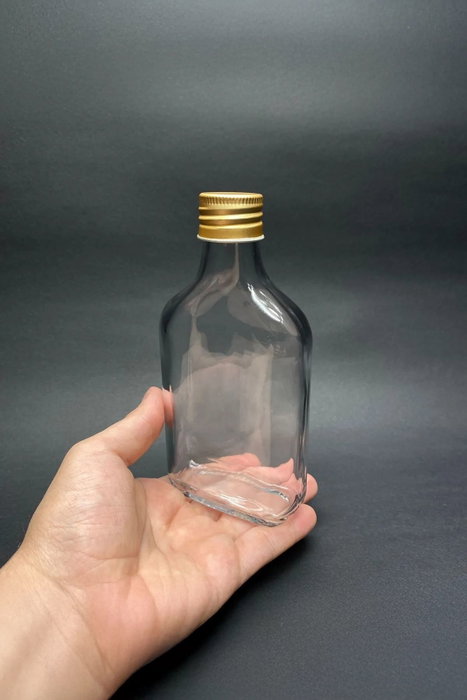 Hermia Tu-200Ccgoldkapak Juego de Botellas de Vidrio con Molde de Hielo, 2 Piezas, 200 ml, Transparente y Dorado, Vidrio